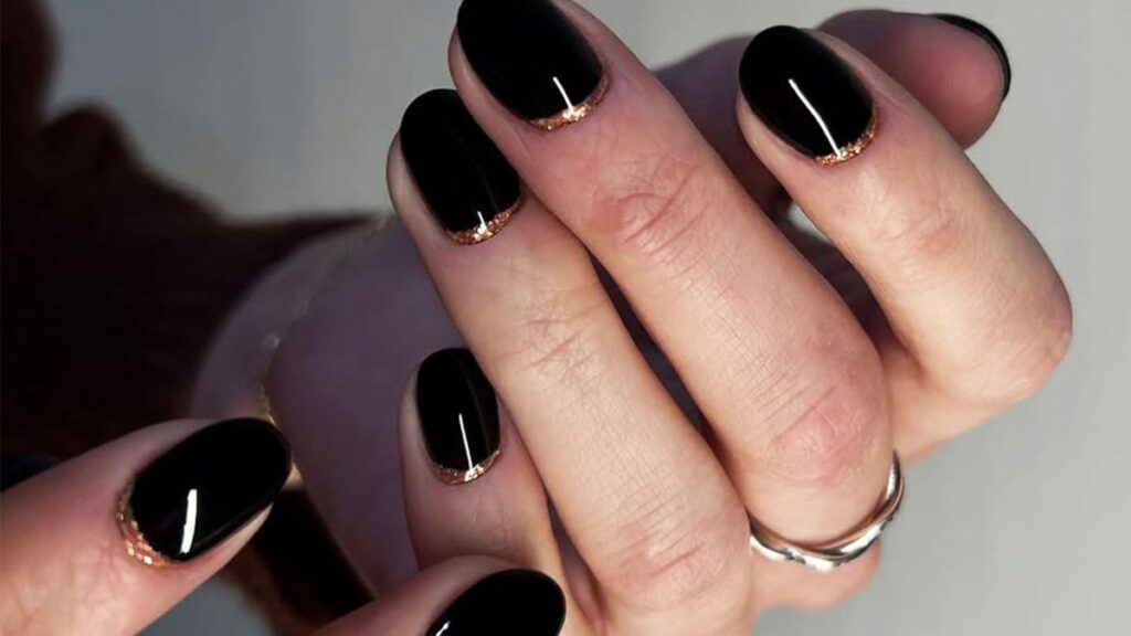 black nail art