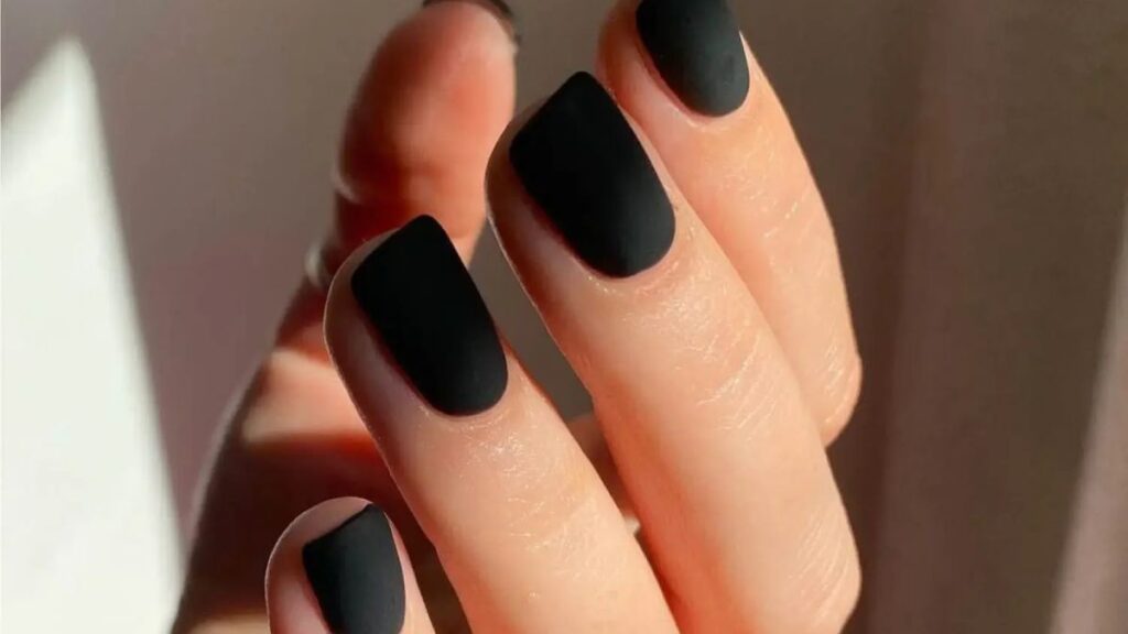nail art black design