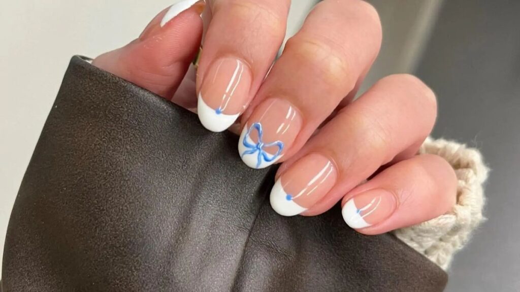 nail art bow design